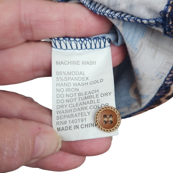 V.I.P. Collection Italian Style Men's Shirt, Size Large - Picture 8 of 8